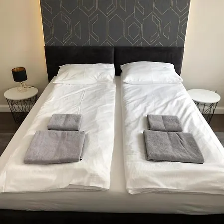 Apartament Plaza *
