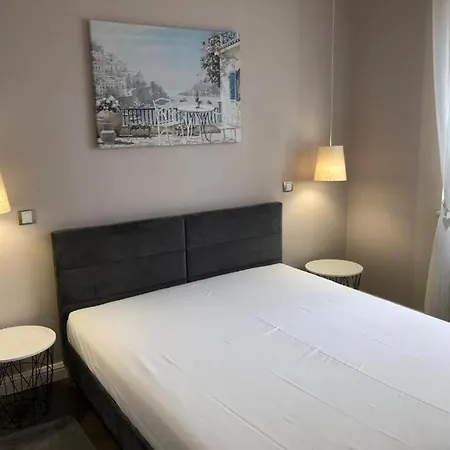 Apartament Plaza
