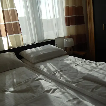 Apartament Plaza *